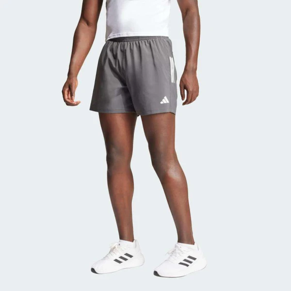 BERMUDA ADIDAS OWN THE RUN BASE MASCULINA - Chumbo/branco BERMUDA ADIDAS OWN THE RUN BASE MASCULINA - Chumbo/branco