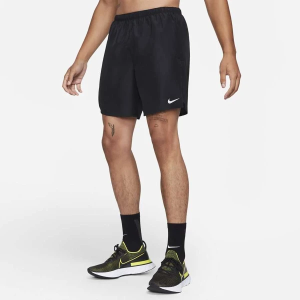 BERMUDA NIKE CORRIDA DRI-FIT CHALLERNGER MASCULINA - Preto BERMUDA NIKE CORRIDA DRI-FIT CHALLERNGER MASCULINA - Preto