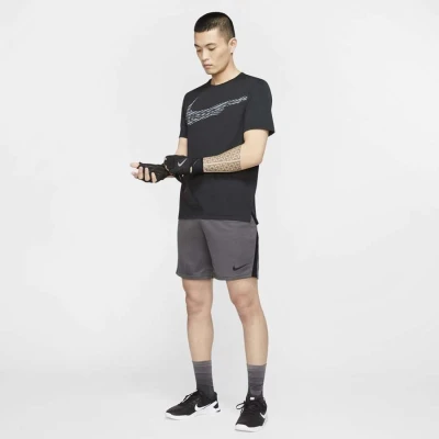 BERMUDA NIKE DRY-FIT TREINO E ACADEMIA MASCULINA - Chumbo BERMUDA NIKE DRY-FIT TREINO E ACADEMIA MASCULINA - Chumbo
