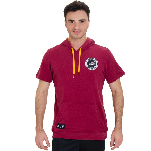 BLUSÃO ADIDAS SS NBA CLEVELAND CAVALIERS MASCULINO - Bordo/amarelo
