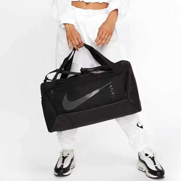 BOLSA NIKE BRASÍLIA PEQUENA 41 L UNISSEX - Preto