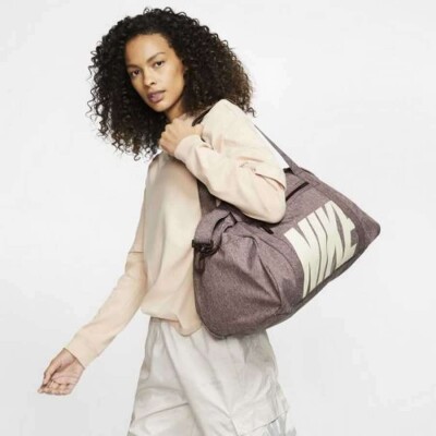 BOLSA NIKE GYM CLUB FEMININA - Marrom/bege