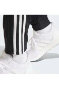 CALÇA ADIDAS AFUNILADA JUSTA PADRÃO SERENO TRÊS LISTRAS AEROREADY MASCULINA - Preto