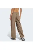CALÇA ADIDAS WORKOUT ESSENTIALS WOVEN TRAINING FEMININA - Marrom CALÇA ADIDAS WORKOUT ESSENTIALS WOVEN TRAINING FEMININA - Marrom