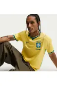 CAMISA NIKE BRASIL TORCEDOR I 2026/27 MASCULINA - Amarelo/verde CAMISA NIKE BRASIL TORCEDOR I 2026/27 MASCULINA - Amarelo/verde