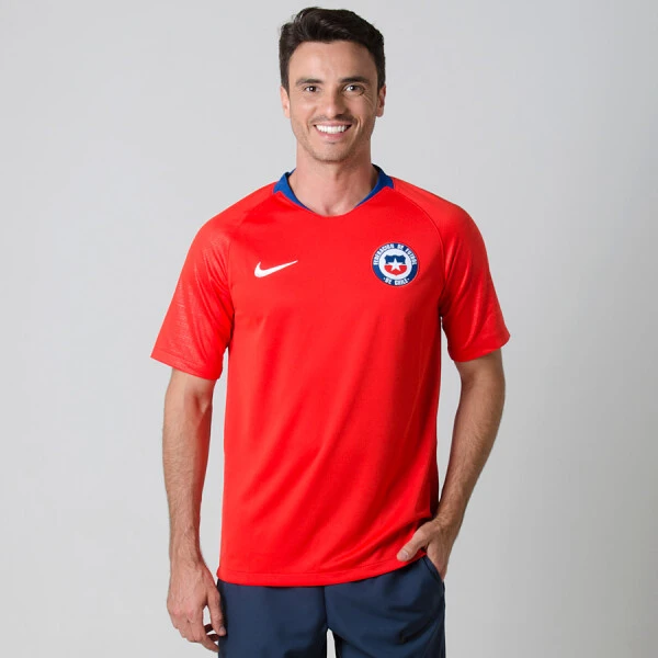 CAMISA NIKE CHILE OFICIAL 1 2018 SEM NÚMERO - Vermelho CAMISA NIKE CHILE OFICIAL 1 2018 SEM NÚMERO - Vermelho