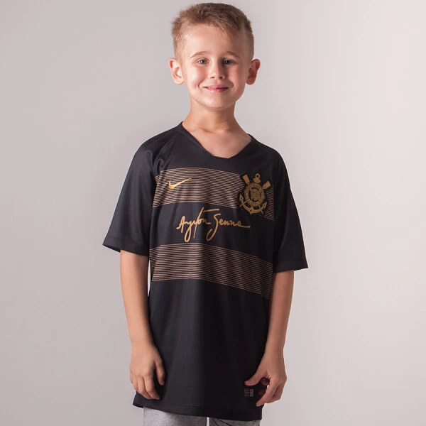 CAMISA NIKE CORINTHIANS OFICIAL 3 2018/19 INFANTIL AYRTON SENNA - Preto/dourado CAMISA NIKE CORINTHIANS OFICIAL 3 2018/19 INFANTIL AYRTON SENNA - Preto/dourado