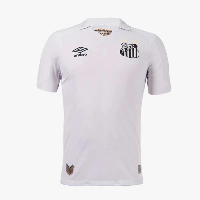 CAMISA UMBRO SANTOS OFICIAL I 2022/23 CLASSIC S/Nº MASCULINA - Branco CAMISA UMBRO SANTOS OFICIAL I 2022/23 CLASSIC S/Nº MASCULINA - Branco