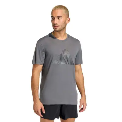 CAMISETA ADIDAS ADI365 RUNNING ESSENTIALS BRAND MASCULINA - Grafite