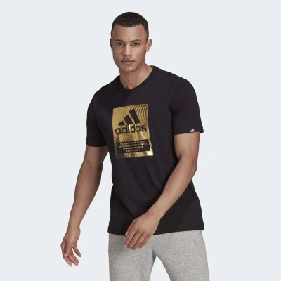 CAMISETA ADIDAS ESTAMPADA FOIL LOGO BOX MASCULINA - Preto/dourado CAMISETA ADIDAS ESTAMPADA FOIL LOGO BOX MASCULINA - Preto/dourado