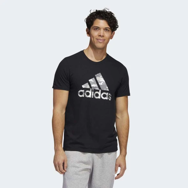 CAMISETA ADIDAS LOGO CAMUFLADO MASCULINA - Preto CAMISETA ADIDAS LOGO CAMUFLADO MASCULINA - Preto