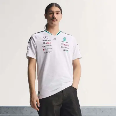 CAMISETA ADIDAS PILOTO MERCEDES OFICIAL F1 TEAM MASCULINA - Branco