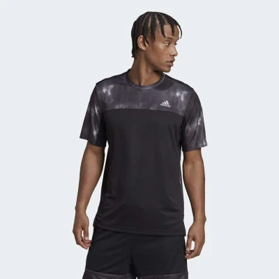 CAMISETA ADIDAS WORKOUT AOP TEE MASCULINO - Preto CAMISETA ADIDAS WORKOUT AOP TEE MASCULINO - Preto