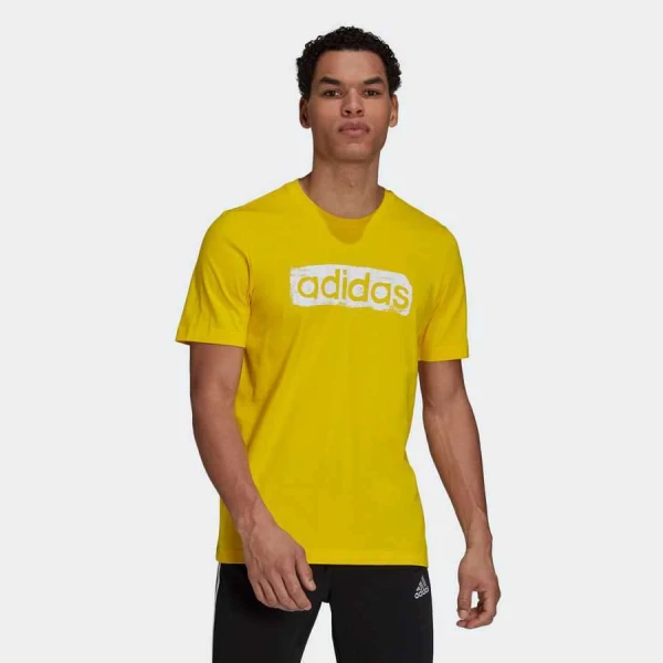 CAMISETA BOX ESTAMPADA BRUSHSTROKE LOGO ADIDAS MASCULINA - Amarelo CAMISETA BOX ESTAMPADA BRUSHSTROKE LOGO ADIDAS MASCULINA - Amarelo