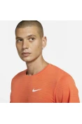 CAMISETA DE CORRIDA NIKE DRI-FIT MILER MASCULINA - Laranja/prata