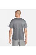 CAMISETA NIKE BREATHE MASCULINA - Chumbo