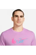 CAMISETA NIKE DF TEE HERITAGE MASCULINA - Lilas CAMISETA NIKE DF TEE HERITAGE MASCULINA - Lilas