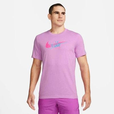 CAMISETA NIKE DF TEE HERITAGE MASCULINA - Lilas CAMISETA NIKE DF TEE HERITAGE MASCULINA - Lilas