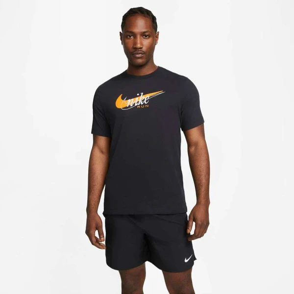 CAMISETA NIKE DF TEE HERITAGE MASCULINA - Preto CAMISETA NIKE DF TEE HERITAGE MASCULINA - Preto