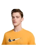 CAMISETA NIKE DF TEE IYKYK R MASCULINA - Laranja