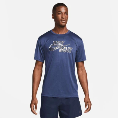 CAMISETA NIKE DF TEE LGD FA GFX MASCULINA - Marinho CAMISETA NIKE DF TEE LGD FA GFX MASCULINA - Marinho