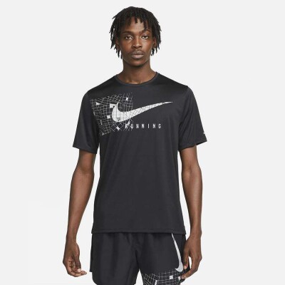 CAMISETA NIKE DF UV MILER RUNDVN SS MASCULINA - Preto/cinza