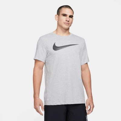 CAMISETA NIKE DFC TEE 2YR SWSH MASCULINA - Cinza CAMISETA NIKE DFC TEE 2YR SWSH MASCULINA - Cinza