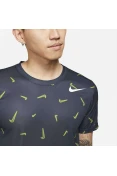 CAMISETA NIKE DRI-FIT AOP ESTAMPADA MASCULINA - Marinho CAMISETA NIKE DRI-FIT AOP ESTAMPADA MASCULINA - Marinho