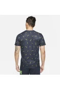 CAMISETA NIKE DRI-FIT AOP ESTAMPADA MASCULINA - Marinho CAMISETA NIKE DRI-FIT AOP ESTAMPADA MASCULINA - Marinho