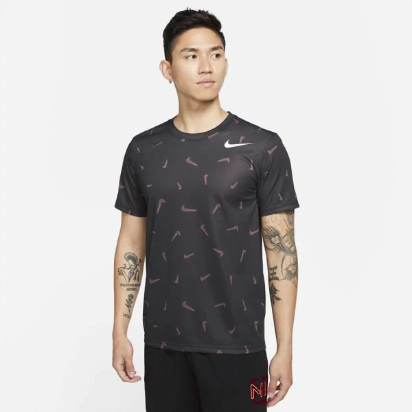 CAMISETA NIKE DRI-FIT AOP ESTAMPADA MASCULINA - Preto CAMISETA NIKE DRI-FIT AOP ESTAMPADA MASCULINA - Preto