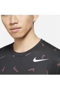 CAMISETA NIKE DRI-FIT AOP ESTAMPADA MASCULINA - Preto CAMISETA NIKE DRI-FIT AOP ESTAMPADA MASCULINA - Preto