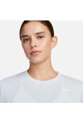 CAMISETA NIKE DRI-FIT FEMININA - Azul celeste CAMISETA NIKE DRI-FIT FEMININA - Azul celeste