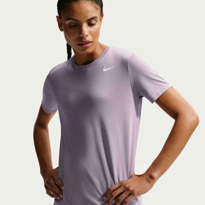 CAMISETA NIKE DRI-FIT FEMININA - Lilas