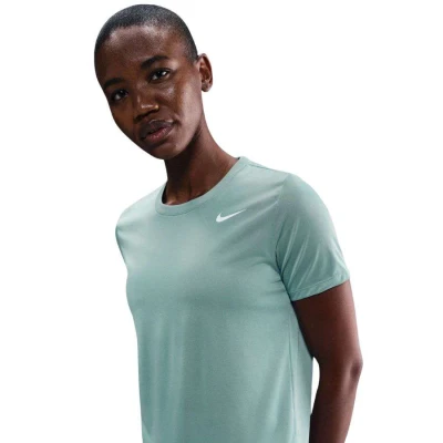 CAMISETA NIKE DRI-FIT FEMININA - Verde CAMISETA NIKE DRI-FIT FEMININA - Verde