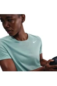 CAMISETA NIKE DRI-FIT FEMININA - Verde CAMISETA NIKE DRI-FIT FEMININA - Verde