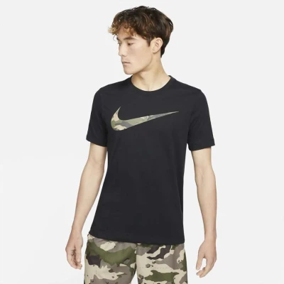 CAMISETA NIKE DRI-FIT LOGO CAMUFLADO MASCULINA - Preto CAMISETA NIKE DRI-FIT LOGO CAMUFLADO MASCULINA - Preto
