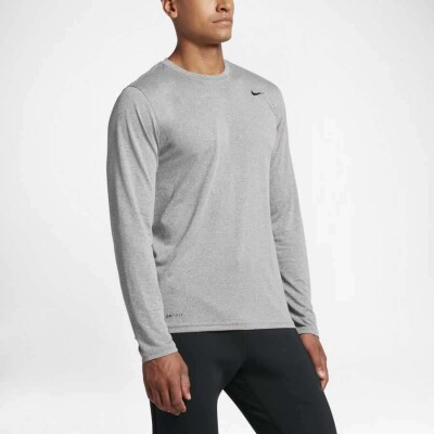 CAMISETA NIKE DRI-FIT MANGA LONGA MASCULINA - Cinza CAMISETA NIKE DRI-FIT MANGA LONGA MASCULINA - Cinza