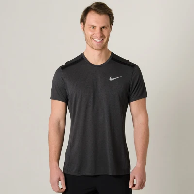 CAMISETA NIKE DRI-FIT MILER COOL MASCULINA - Chumbo