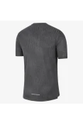 CAMISETA NIKE DRI-FIT MILER MASCULINA - Chumbo CAMISETA NIKE DRI-FIT MILER MASCULINA - Chumbo