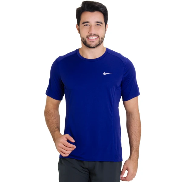 CAMISETA NIKE DRI-FIT MILER SS MASCULINA - Azul royal CAMISETA NIKE DRI-FIT MILER SS MASCULINA - Azul royal