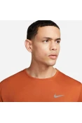 CAMISETA NIKE DRI-FIT MILLER MASCULINA - Marrom