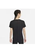 CAMISETA NIKE DRI-FIT ONE FEMININA - Preto CAMISETA NIKE DRI-FIT ONE FEMININA - Preto