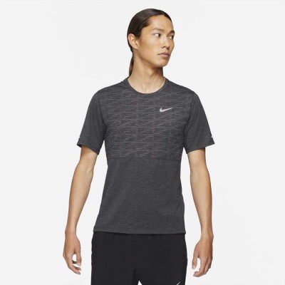 CAMISETA NIKE DRI-FIT RUN DIVISION MILER SS MASCULINA - Chumbo