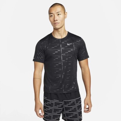 CAMISETA NIKE DRI-FIT UV RUN DIVISION MILER MASCULINO - Preto
