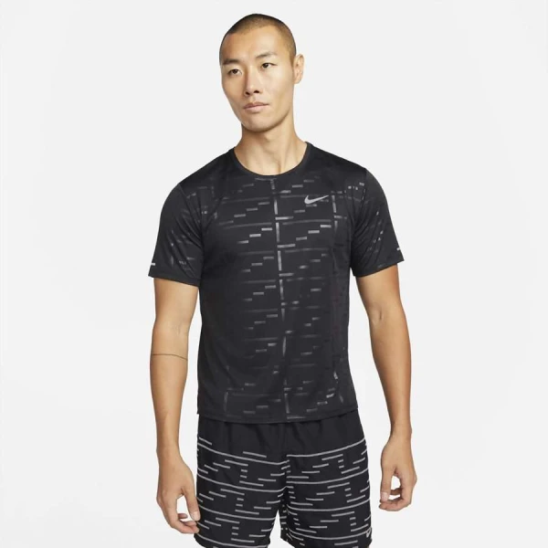 CAMISETA NIKE DRI-FIT UV RUN DIVISION MILER MASCULINO - Preto