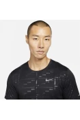 CAMISETA NIKE DRI-FIT UV RUN DIVISION MILER MASCULINO - Preto