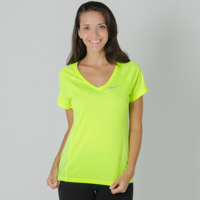 CAMISETA NIKE DRY MILER RUNNING TOP FEMININA - Verde CAMISETA NIKE DRY MILER RUNNING TOP FEMININA - Verde