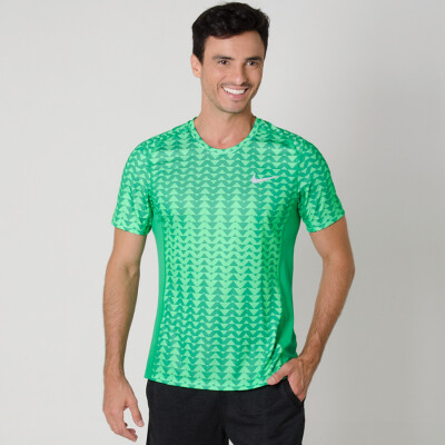 CAMISETA NIKE DRY MILER RUNNING TOP MASCULINA - Verde CAMISETA NIKE DRY MILER RUNNING TOP MASCULINA - Verde