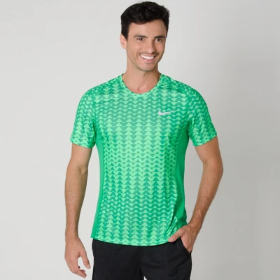 CAMISETA NIKE DRY MILER RUNNING TOP MASCULINA - Verde CAMISETA NIKE DRY MILER RUNNING TOP MASCULINA - Verde
