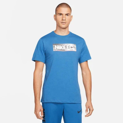 CAMISETA NIKE FC TEE SEASONAL BLOCK MASCULINA - Azul CAMISETA NIKE FC TEE SEASONAL BLOCK MASCULINA - Azul